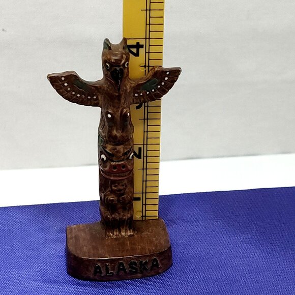 Alaska Souvenir Totem Pole Sculpture Handcrafted Intricate Details Circa 1980s - Picture 6 of 6